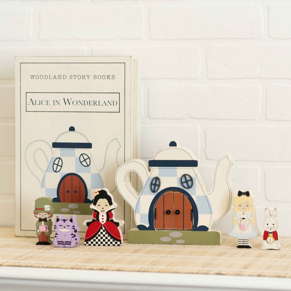 Alice in Wonderland Wooden Storybook Set (7-Piece)