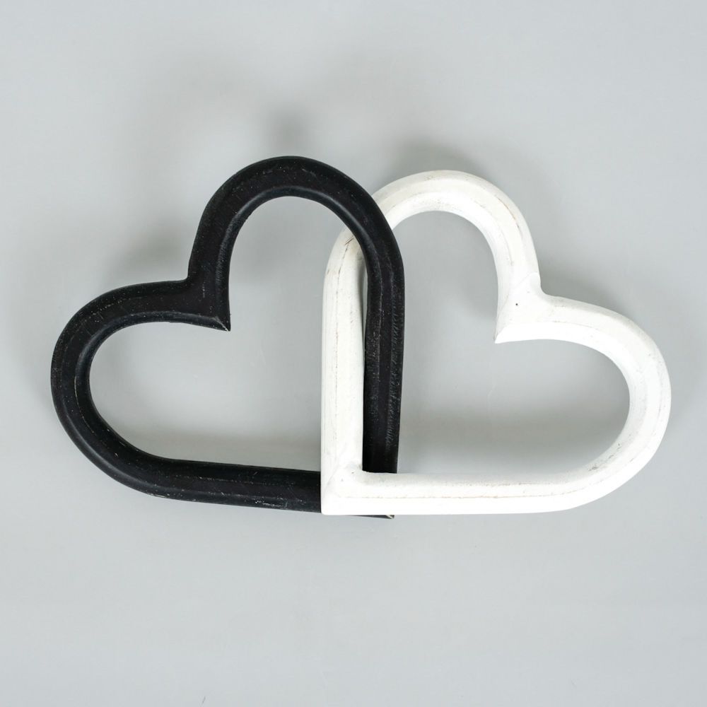 Wood Chunky Chain Hearts Decor