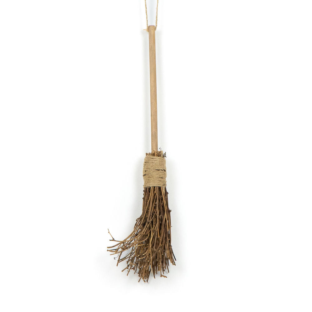 Wooden Hanging Broom in Brown & Natural Tones